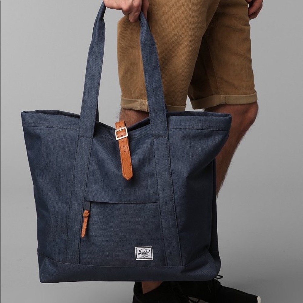 Herschel Market Tote XL in Navy